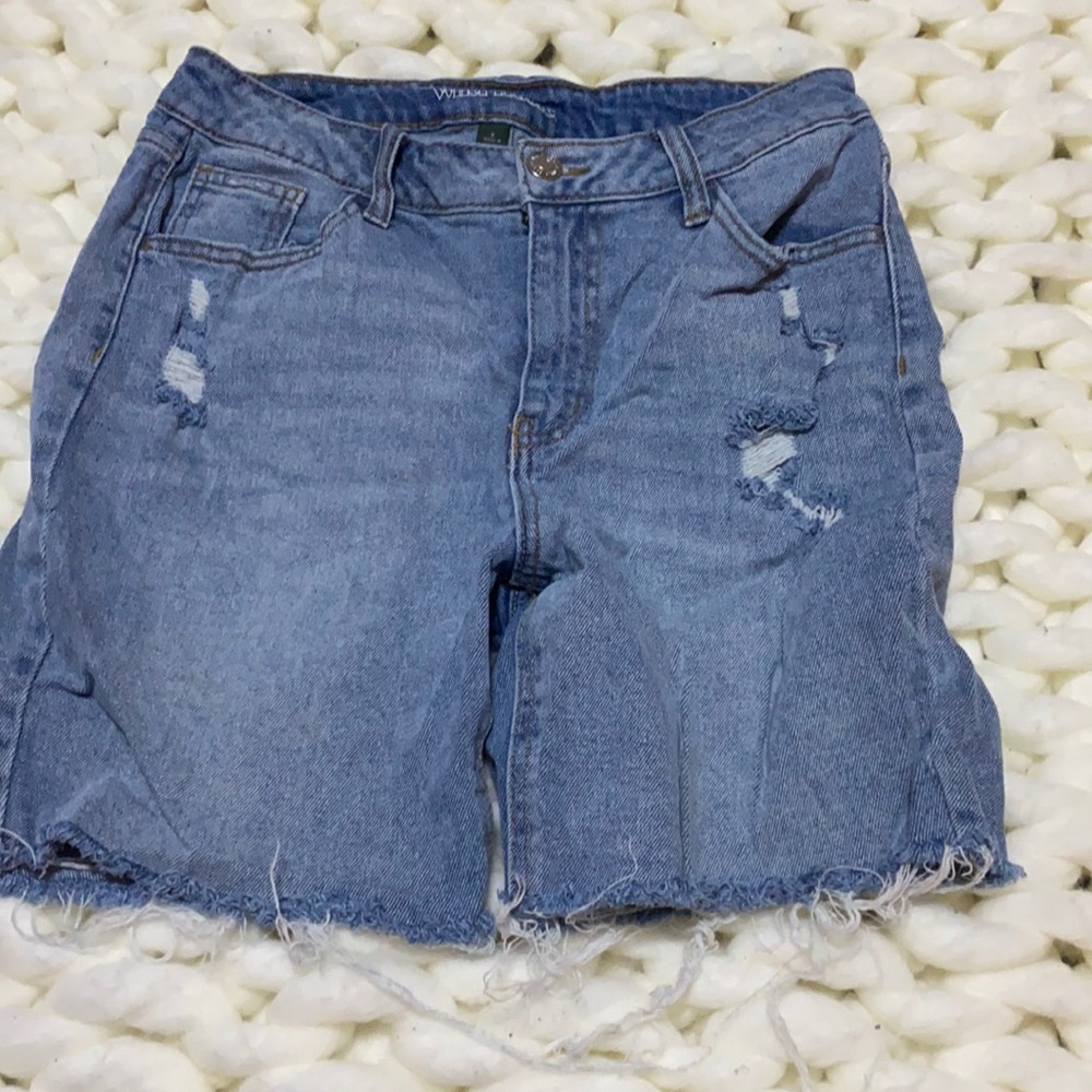 CUTE Bermuda short!! High waisted!